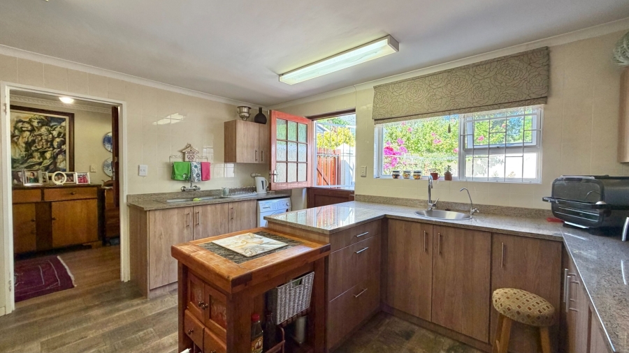 3 Bedroom Property for Sale in Paradyskloof Western Cape